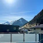 Alpine Goldquell - Infrarot Kabine, National Park Sommerkarte Und Bergblick *