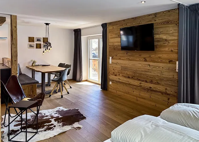 Alpine Goldquell - Infrarot Kabine, National Park Sommerkarte Und Bergblick 劳里斯